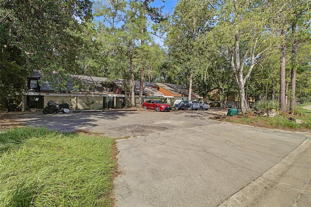 For Sale: $154,900 (2 beds, 2 baths, 1048 Square Feet)