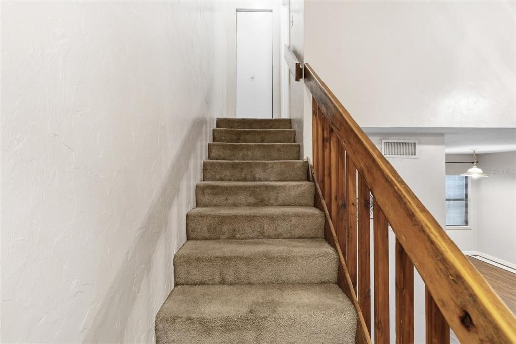 For Sale: $154,900 (2 beds, 2 baths, 1048 Square Feet)