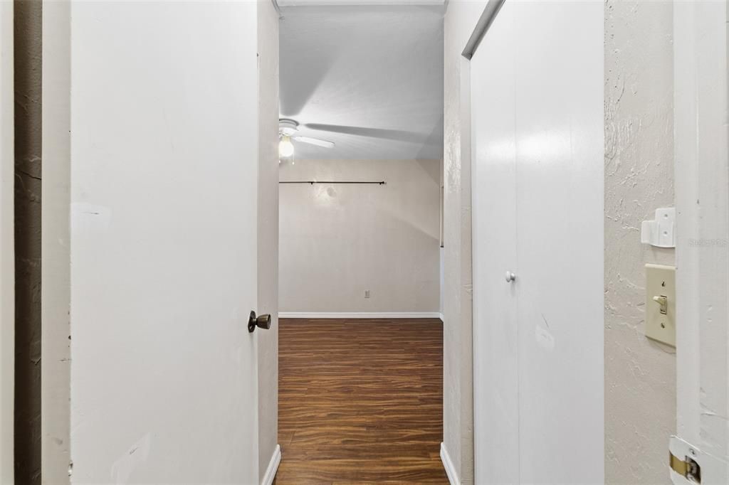 For Sale: $154,900 (2 beds, 2 baths, 1048 Square Feet)
