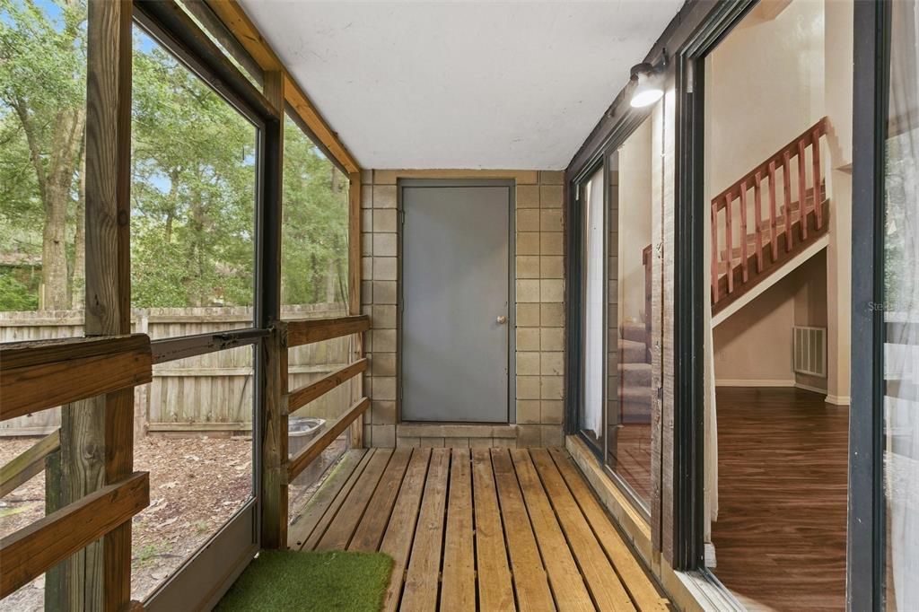 For Sale: $154,900 (2 beds, 2 baths, 1048 Square Feet)