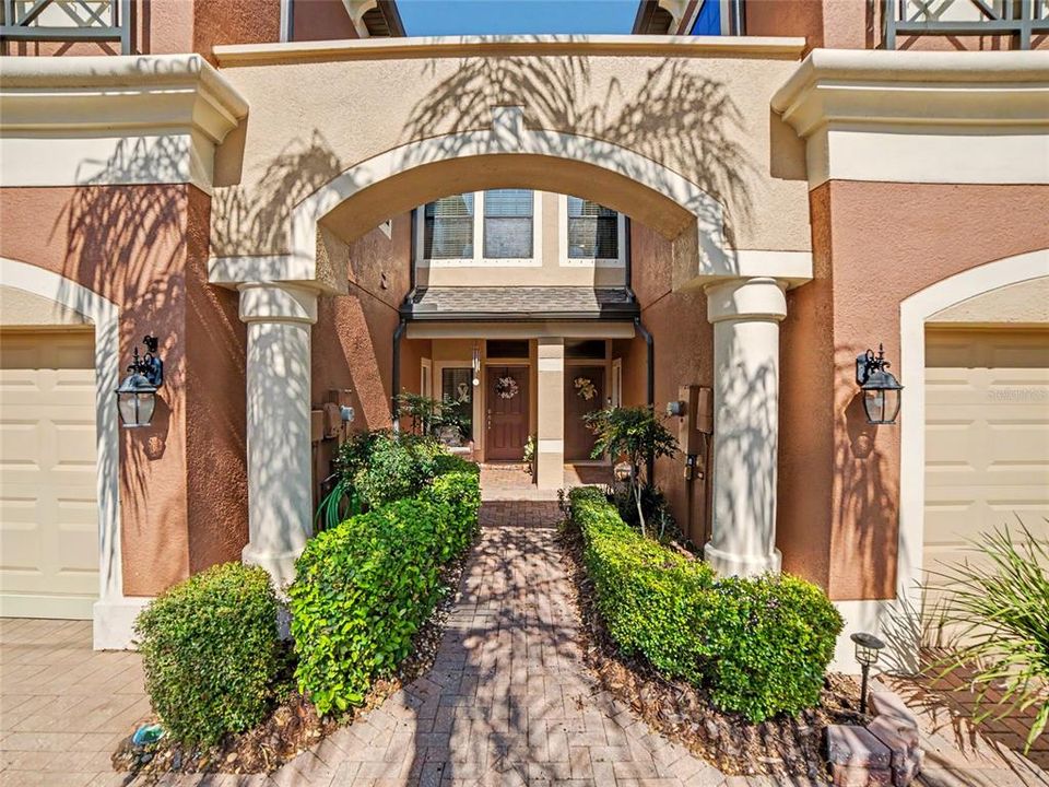 For Sale: $315,000 (2 beds, 2 baths, 1571 Square Feet)