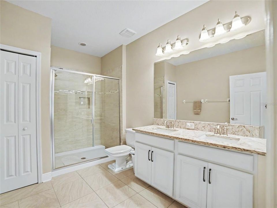 For Sale: $315,000 (2 beds, 2 baths, 1571 Square Feet)