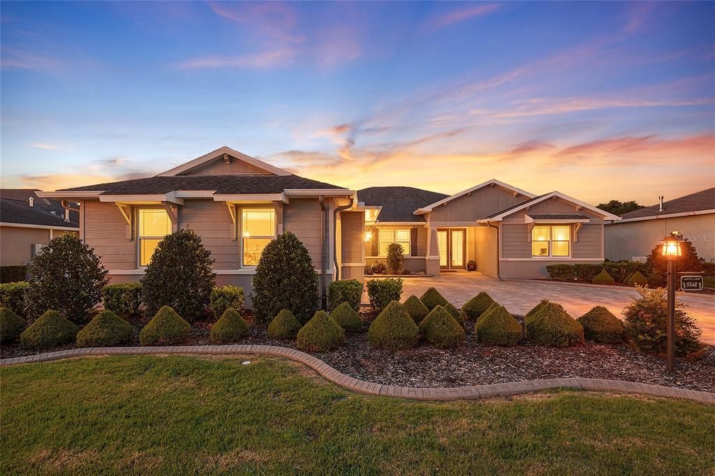 For Sale: $608,800 (3 beds, 2 baths, 2812 Square Feet)