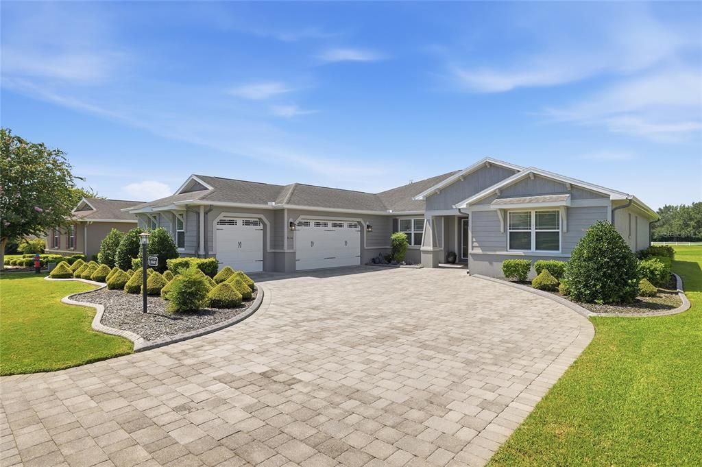For Sale: $608,800 (3 beds, 2 baths, 2812 Square Feet)