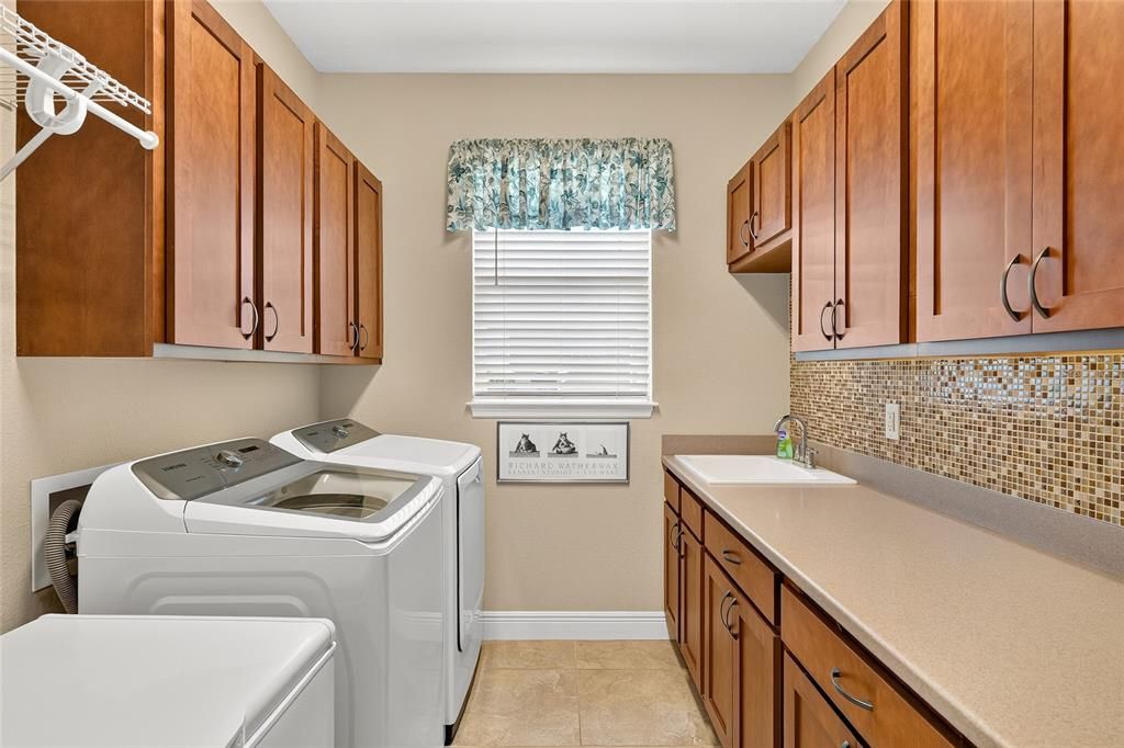 For Sale: $608,800 (3 beds, 2 baths, 2812 Square Feet)