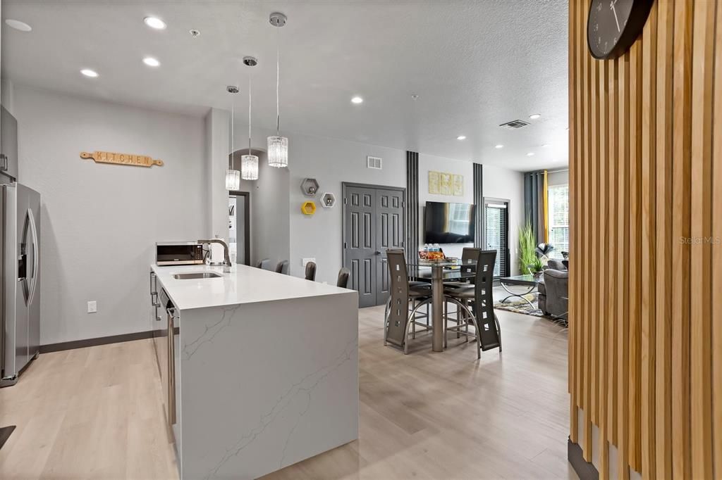 En Venta: $365,000 (3 camas, 2 baños, 1450 Pies cuadrados)