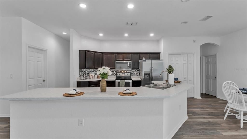 En Venta: $475,000 (5 camas, 3 baños, 2956 Pies cuadrados)