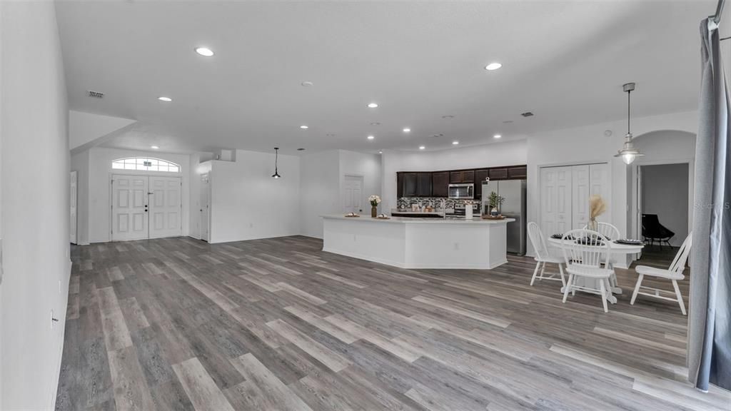 En Venta: $475,000 (5 camas, 3 baños, 2956 Pies cuadrados)