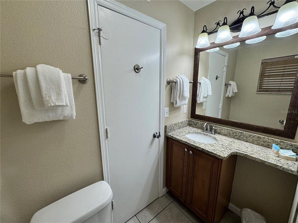 For Rent: $2,000 (2 beds, 2 baths, 1052 Square Feet)