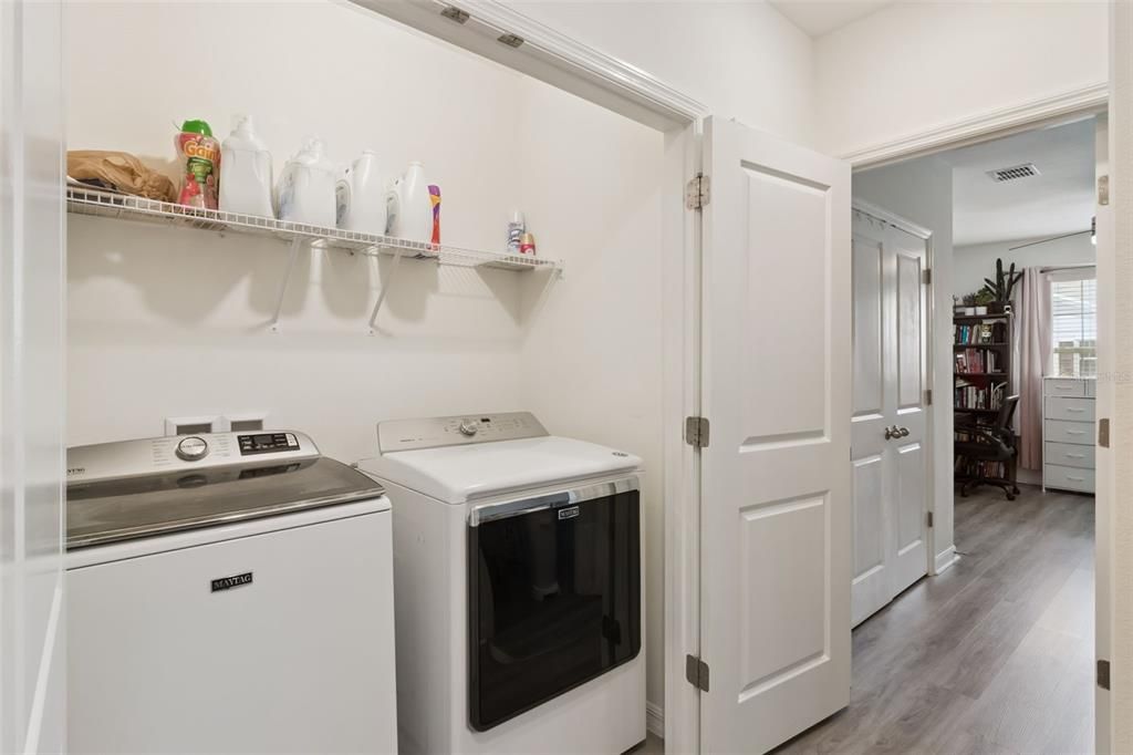 For Sale: $335,000 (3 beds, 2 baths, 1707 Square Feet)