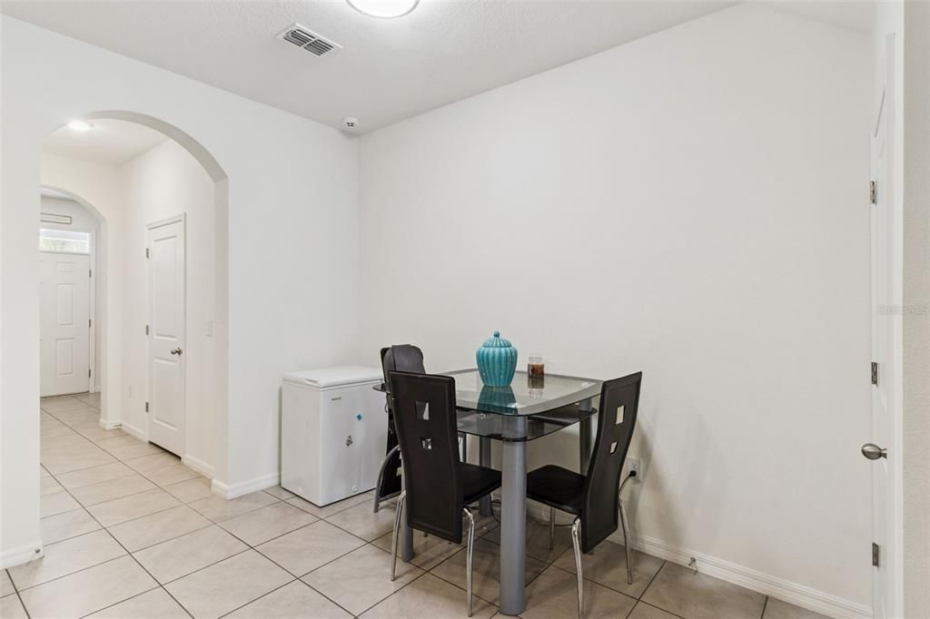For Sale: $335,000 (3 beds, 2 baths, 1707 Square Feet)