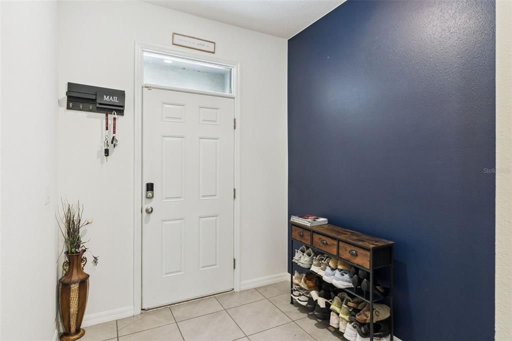 For Sale: $335,000 (3 beds, 2 baths, 1707 Square Feet)