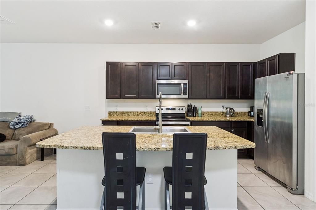 For Sale: $335,000 (3 beds, 2 baths, 1707 Square Feet)