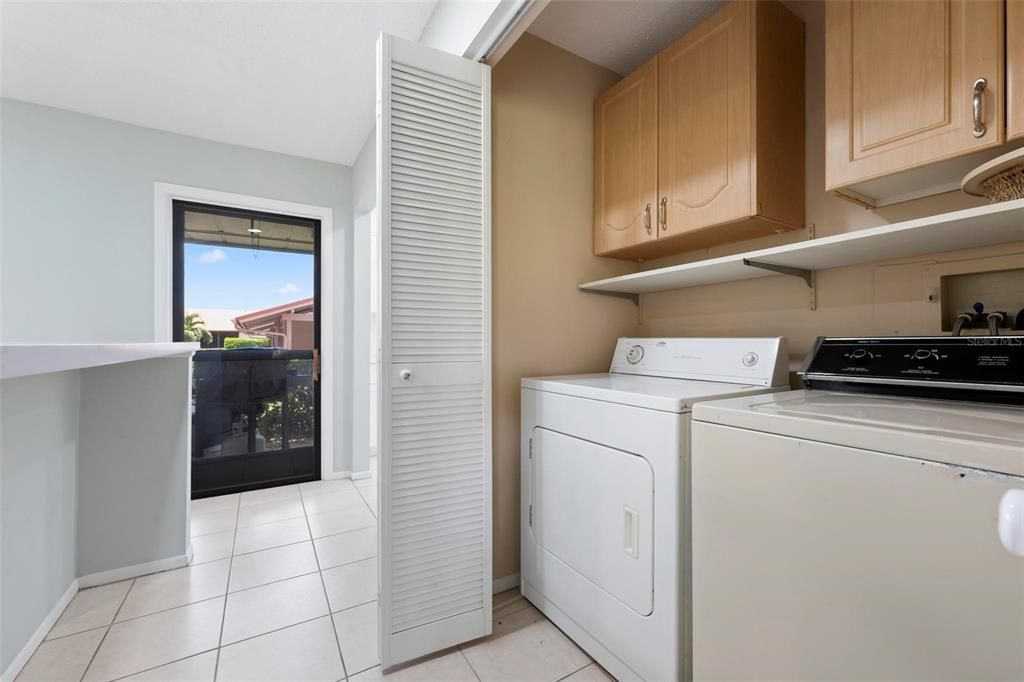 For Sale: $225,000 (2 beds, 2 baths, 1374 Square Feet)