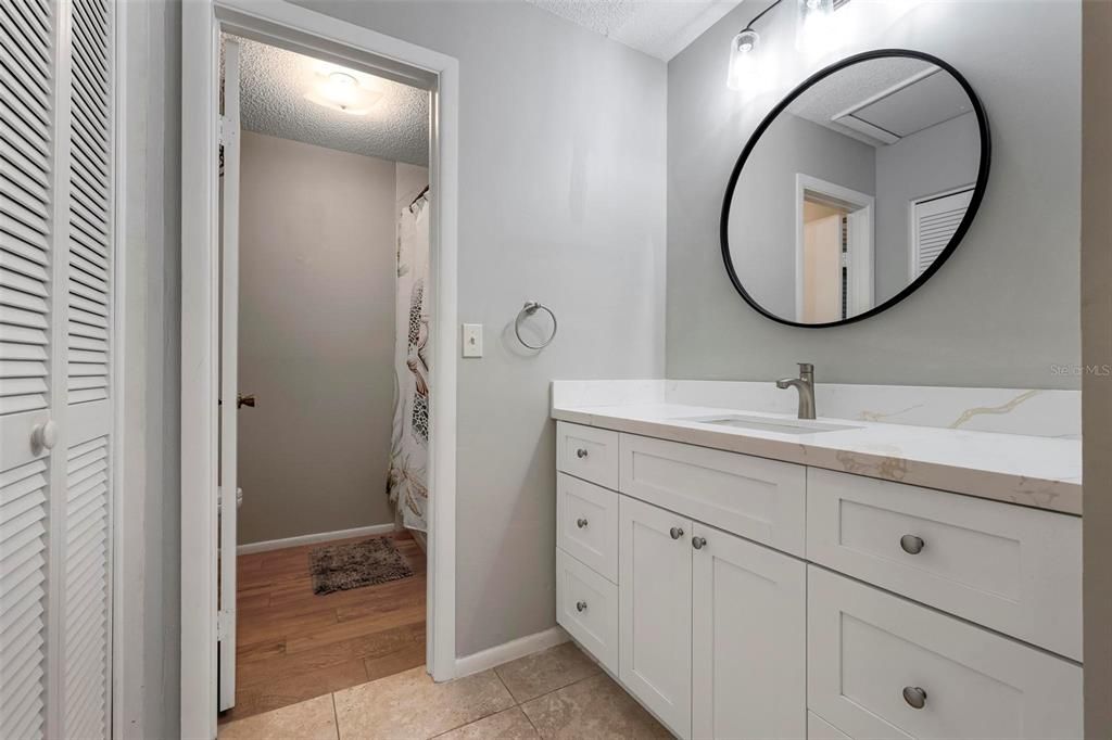 For Sale: $225,000 (2 beds, 2 baths, 1374 Square Feet)