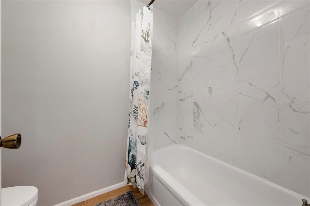 For Sale: $225,000 (2 beds, 2 baths, 1374 Square Feet)