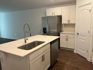 For Sale: $269,900 (3 beds, 2 baths, 1198 Square Feet)
