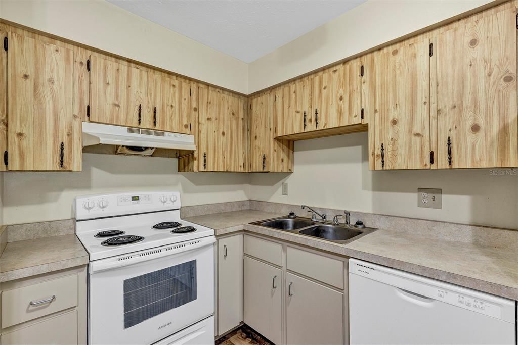 En Venta: $530,000 (8 camas, 0 baños, 3233 Pies cuadrados)