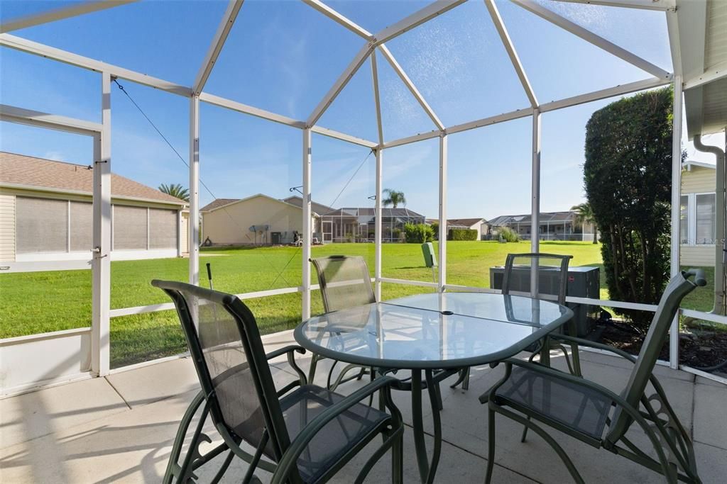 For Sale: $280,000 (2 beds, 2 baths, 1213 Square Feet)