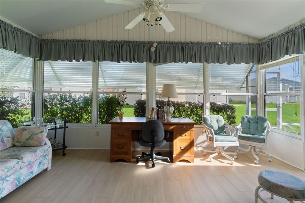 For Sale: $280,000 (2 beds, 2 baths, 1213 Square Feet)