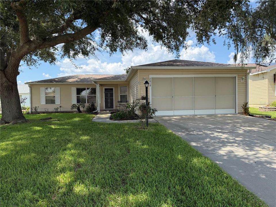 For Sale: $280,000 (2 beds, 2 baths, 1213 Square Feet)