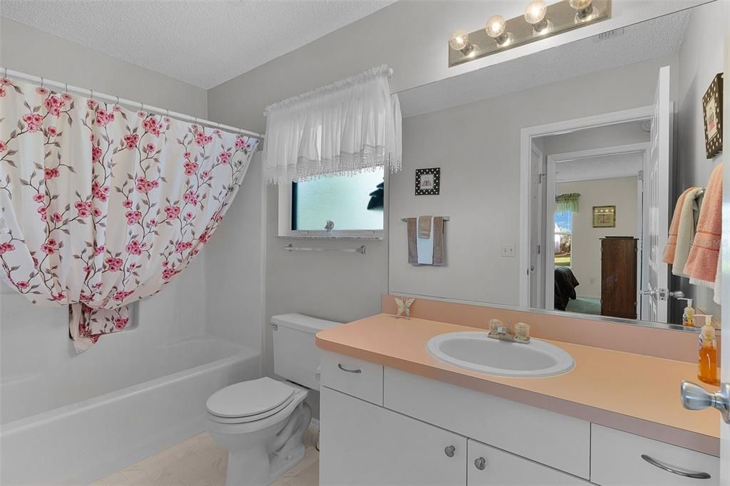 For Sale: $280,000 (2 beds, 2 baths, 1213 Square Feet)