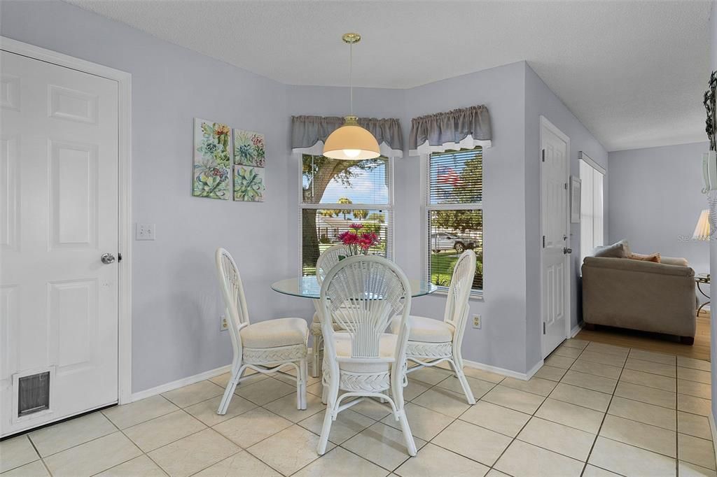 For Sale: $280,000 (2 beds, 2 baths, 1213 Square Feet)