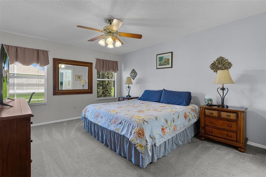 For Sale: $280,000 (2 beds, 2 baths, 1213 Square Feet)