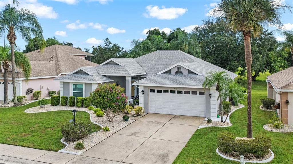 For Sale: $325,000 (3 beds, 2 baths, 1863 Square Feet)