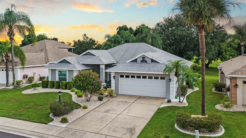 For Sale: $325,000 (3 beds, 2 baths, 1863 Square Feet)