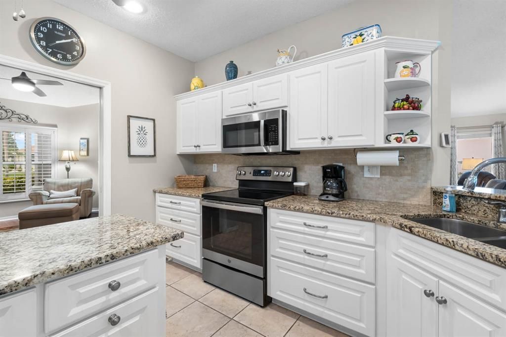 For Sale: $325,000 (3 beds, 2 baths, 1863 Square Feet)