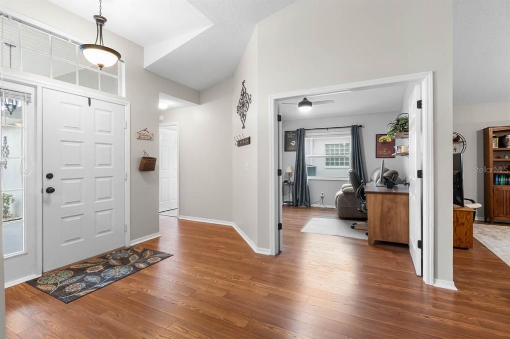 For Sale: $325,000 (3 beds, 2 baths, 1863 Square Feet)