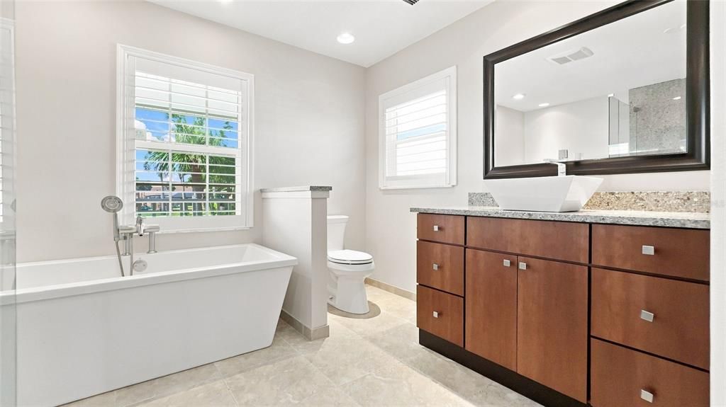 For Sale: $1,499,000 (2 beds, 2 baths, 1892 Square Feet)