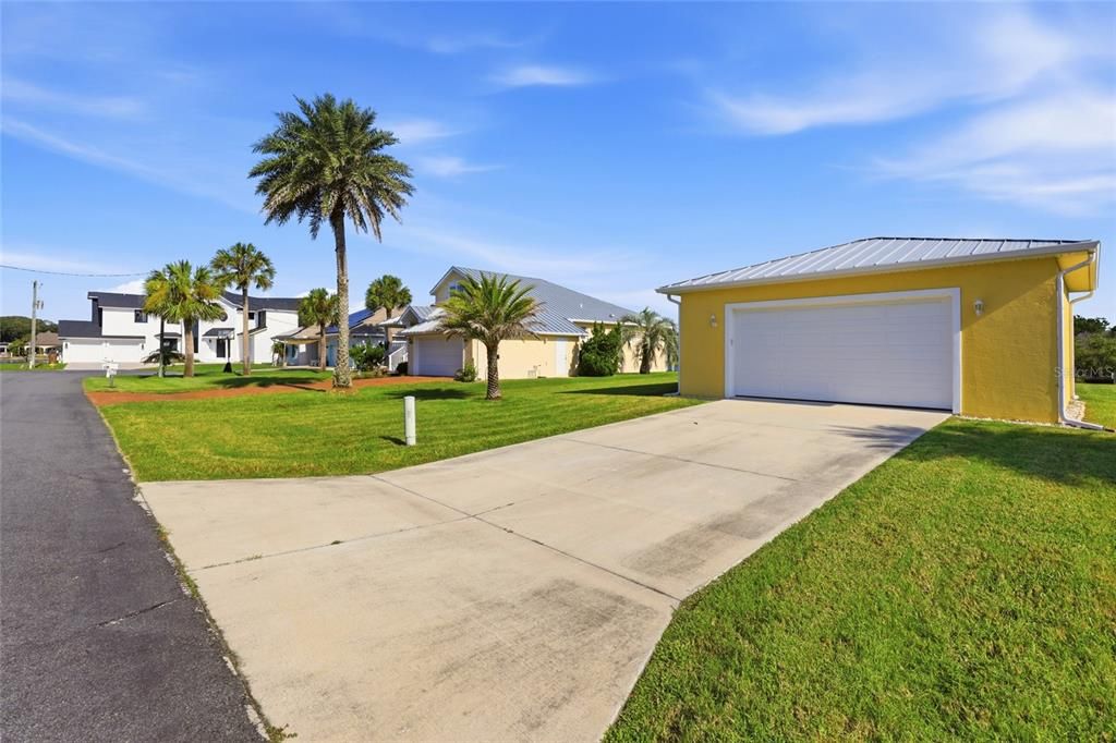 For Sale: $1,499,000 (2 beds, 2 baths, 1892 Square Feet)