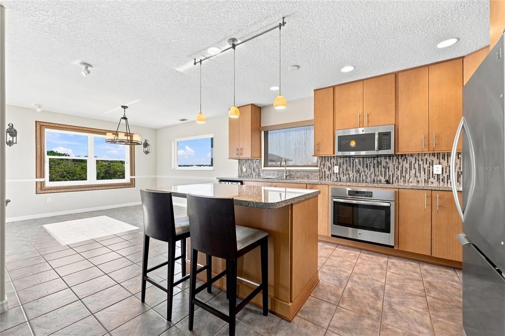 For Sale: $1,499,000 (2 beds, 2 baths, 1892 Square Feet)