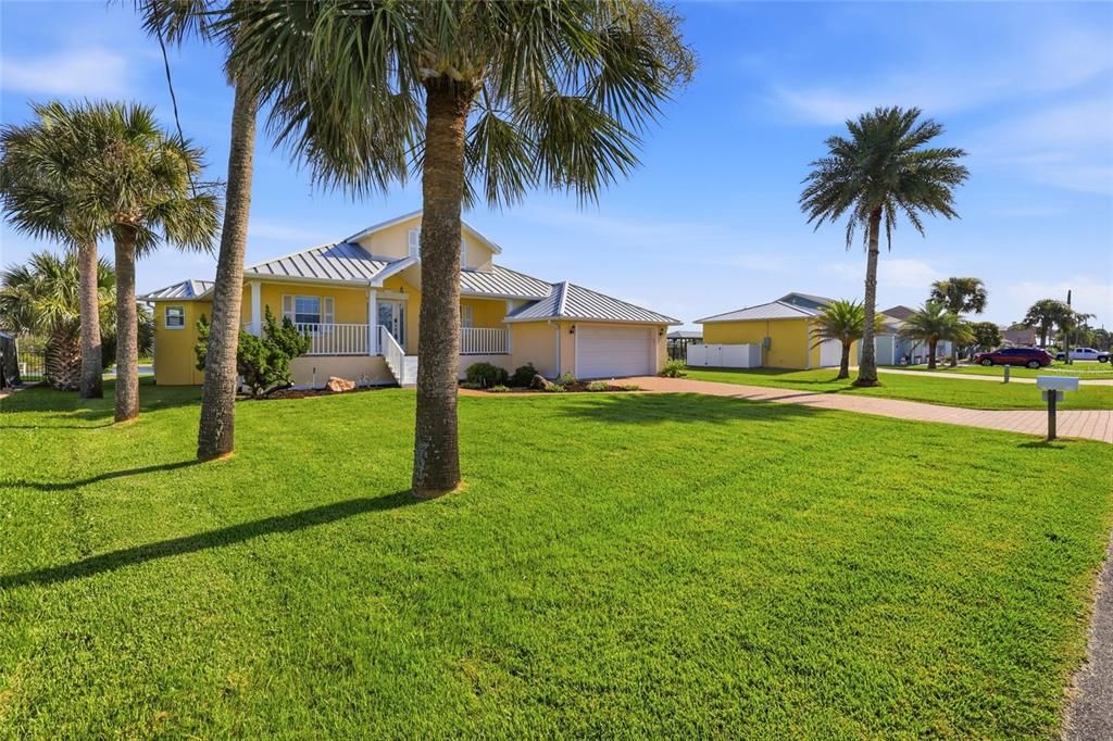 For Sale: $1,499,000 (2 beds, 2 baths, 1892 Square Feet)