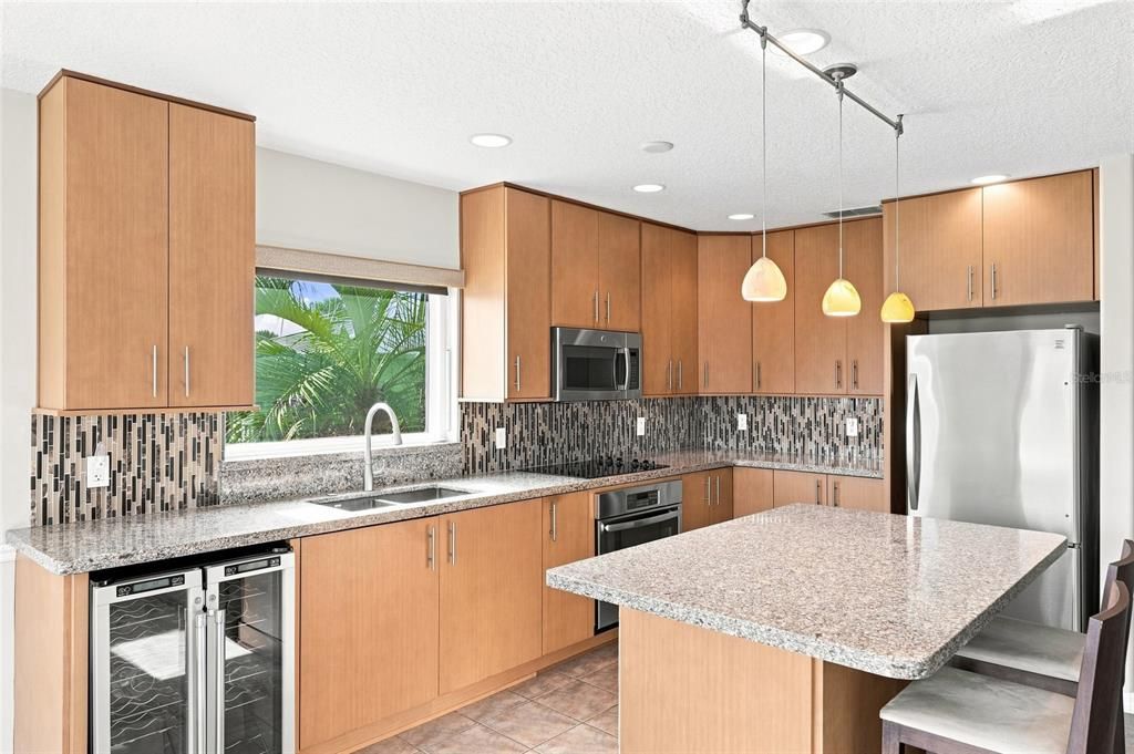 For Sale: $1,499,000 (2 beds, 2 baths, 1892 Square Feet)