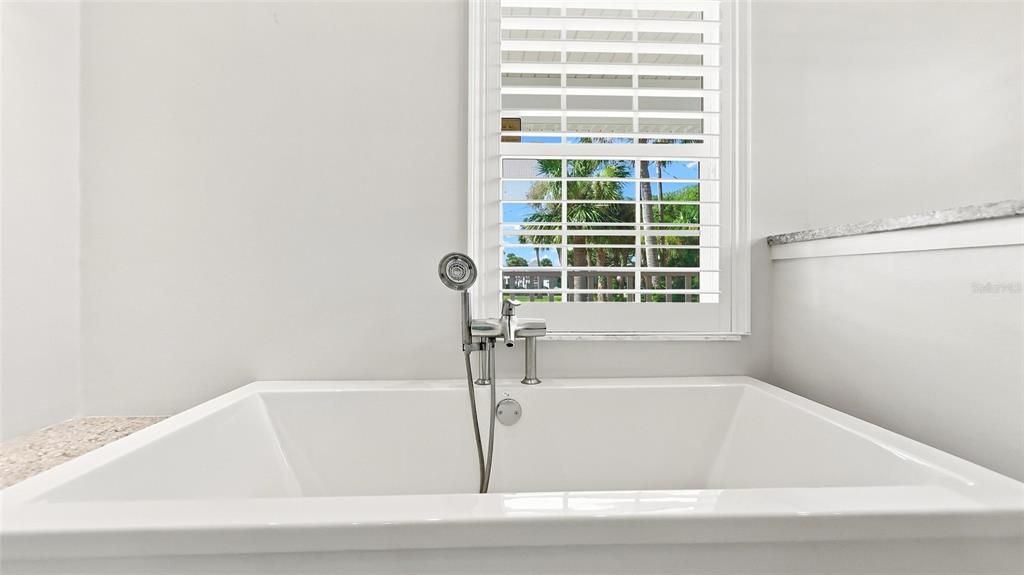 For Sale: $1,499,000 (2 beds, 2 baths, 1892 Square Feet)