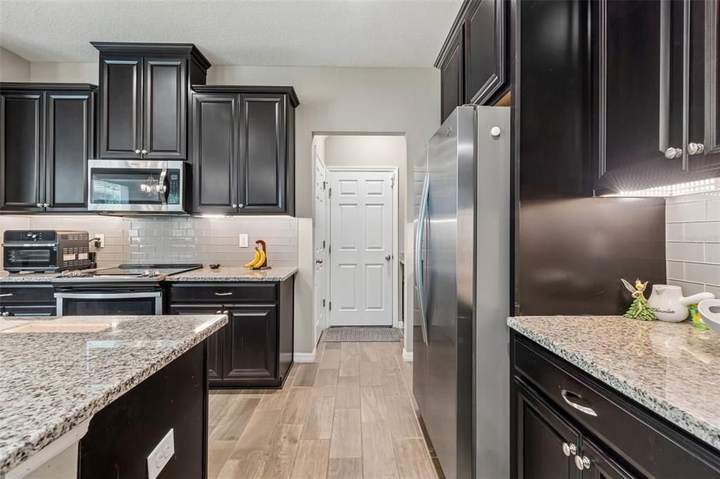 For Sale: $399,900 (4 beds, 3 baths, 2098 Square Feet)