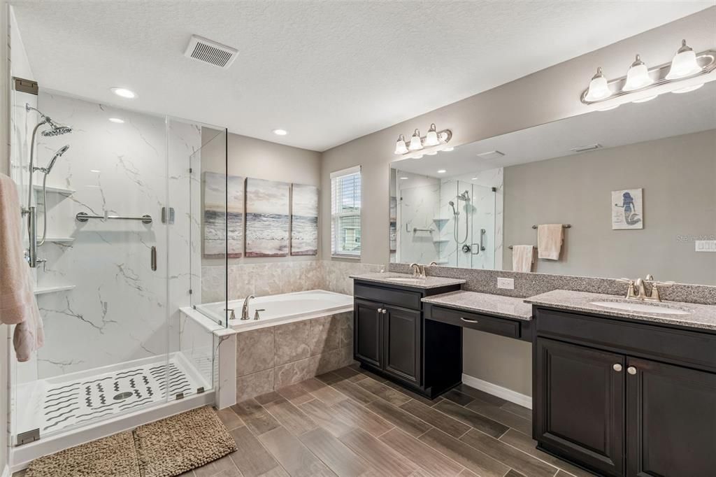 For Sale: $399,900 (4 beds, 3 baths, 2098 Square Feet)