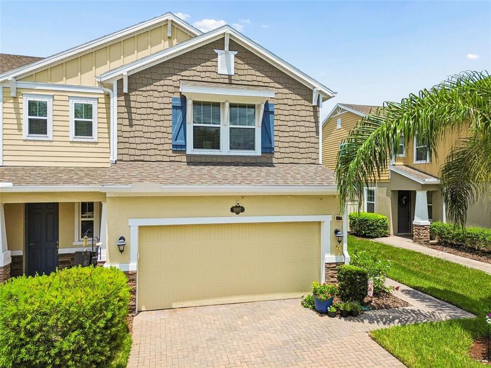 For Sale: $399,900 (4 beds, 3 baths, 2098 Square Feet)