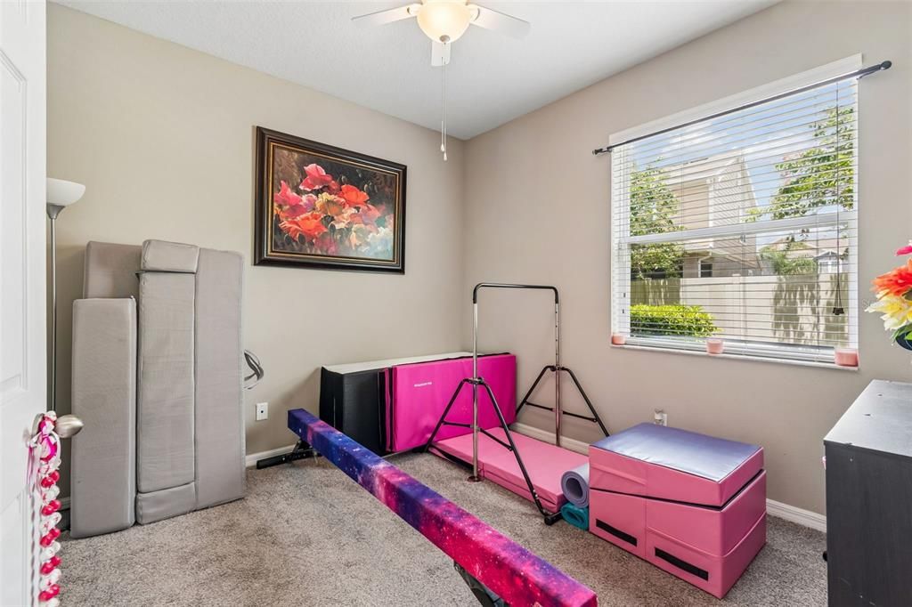 For Sale: $399,900 (4 beds, 3 baths, 2098 Square Feet)