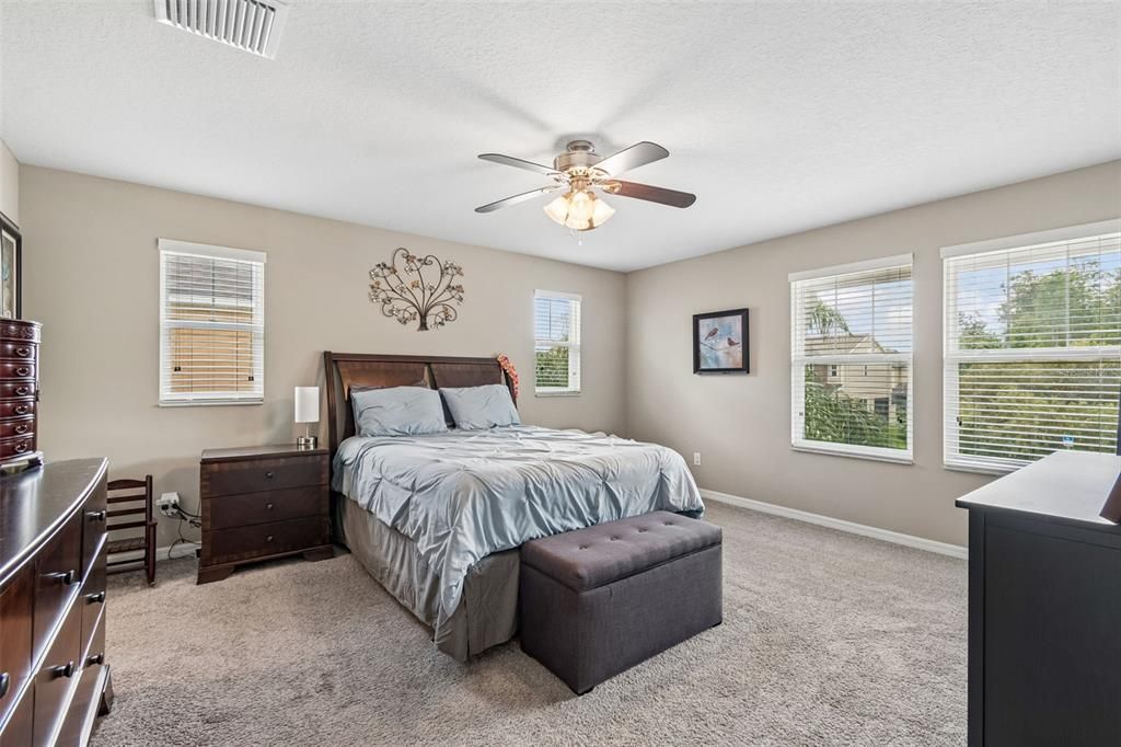 For Sale: $399,900 (4 beds, 3 baths, 2098 Square Feet)