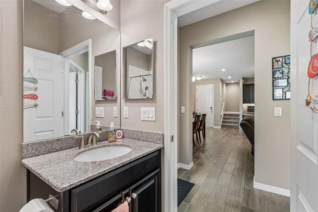 For Sale: $399,900 (4 beds, 3 baths, 2098 Square Feet)