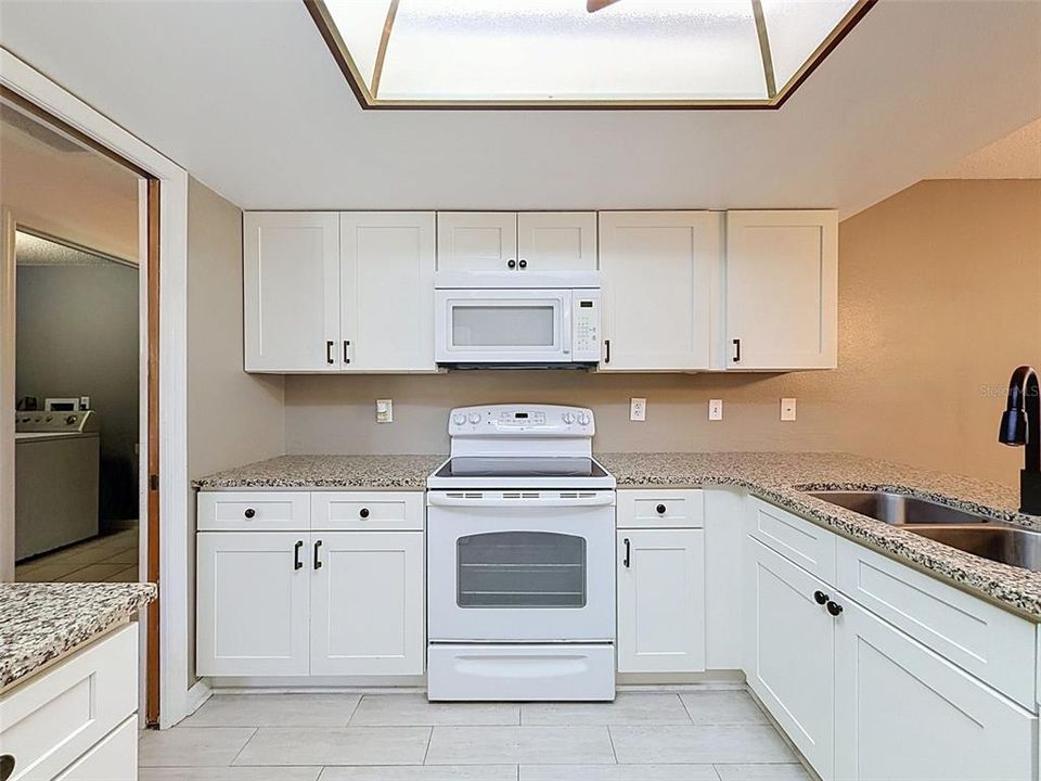 На продажу: $260,000 (2 спален, 2 ванн, 1134 Квадратных фут)