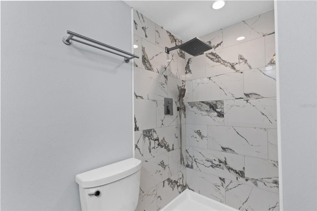 На продажу: $125,000 (2 спален, 2 ванн, 1035 Квадратных фут)