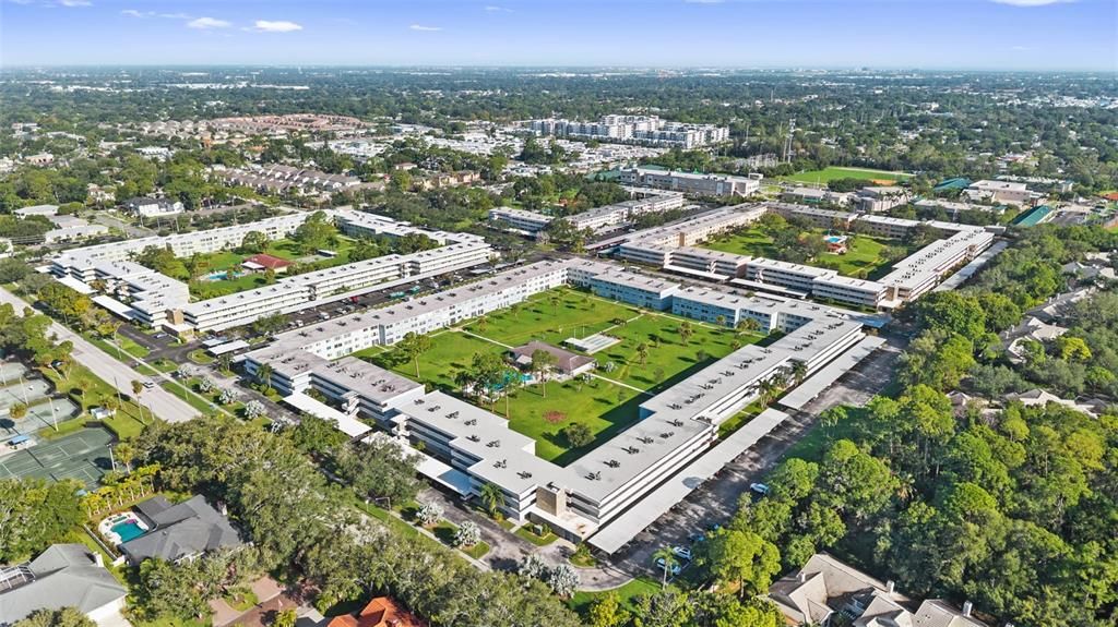 На продажу: $125,000 (2 спален, 2 ванн, 1035 Квадратных фут)