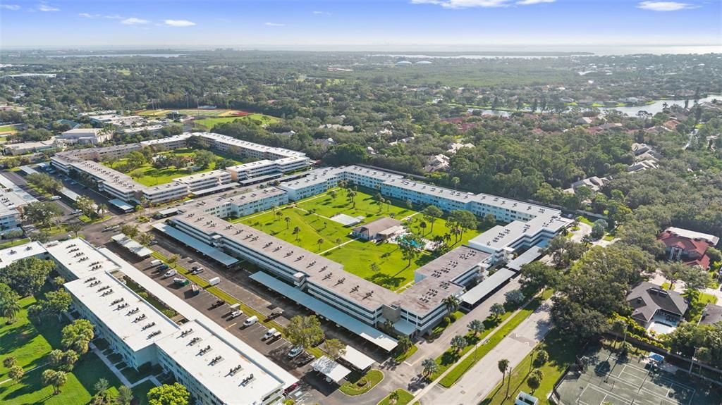На продажу: $125,000 (2 спален, 2 ванн, 1035 Квадратных фут)