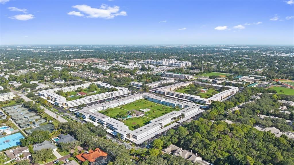 На продажу: $125,000 (2 спален, 2 ванн, 1035 Квадратных фут)