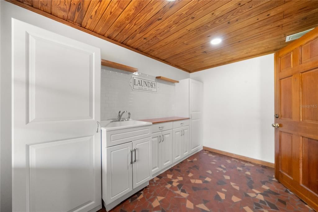 For Sale: $995,000 (4 beds, 3 baths, 2868 Square Feet)